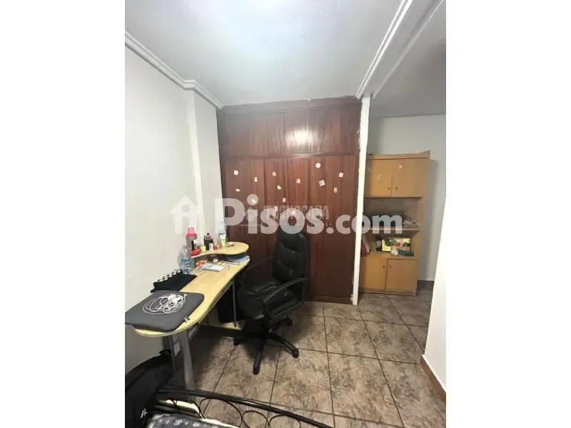 Bureau - Apartment with Balcony in Aiora
