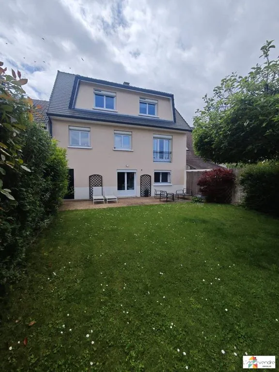 Jardin - Maison Luxueuse avec Jardin à Pontault-Combault