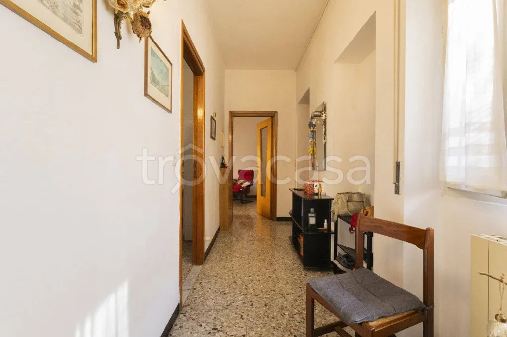 Entrée - Commercial Property with Shops in Ghemme
