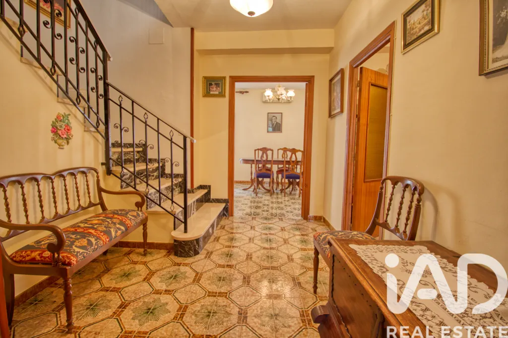 Entrée - Townhouse with Dual Access in Rute
