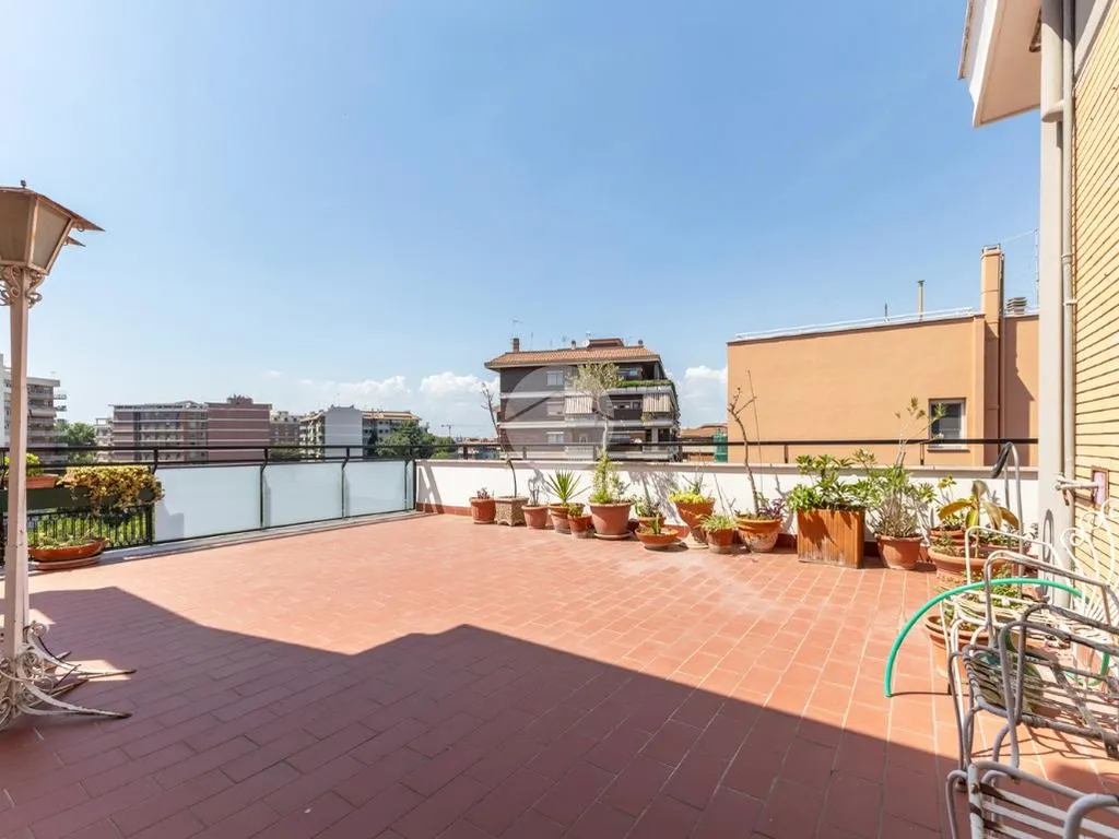 Terrace - Penthouse with Park Views in Ardeatino