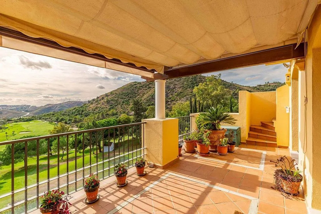 Terrass - Duplex with Golf View in Benahavís