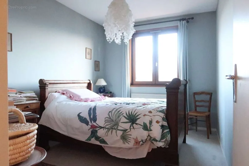 Bedrooms - Spacious Duplex with Balcony in Galmier