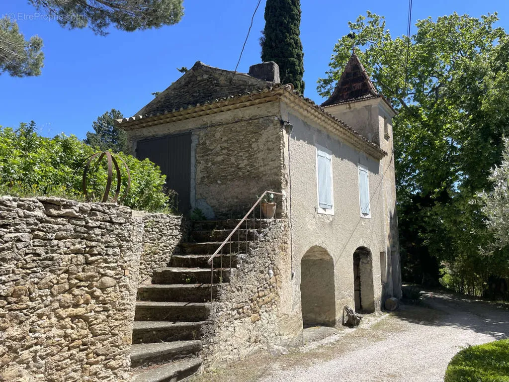 Välivaade - Historic Property with Pool and View near Vaison