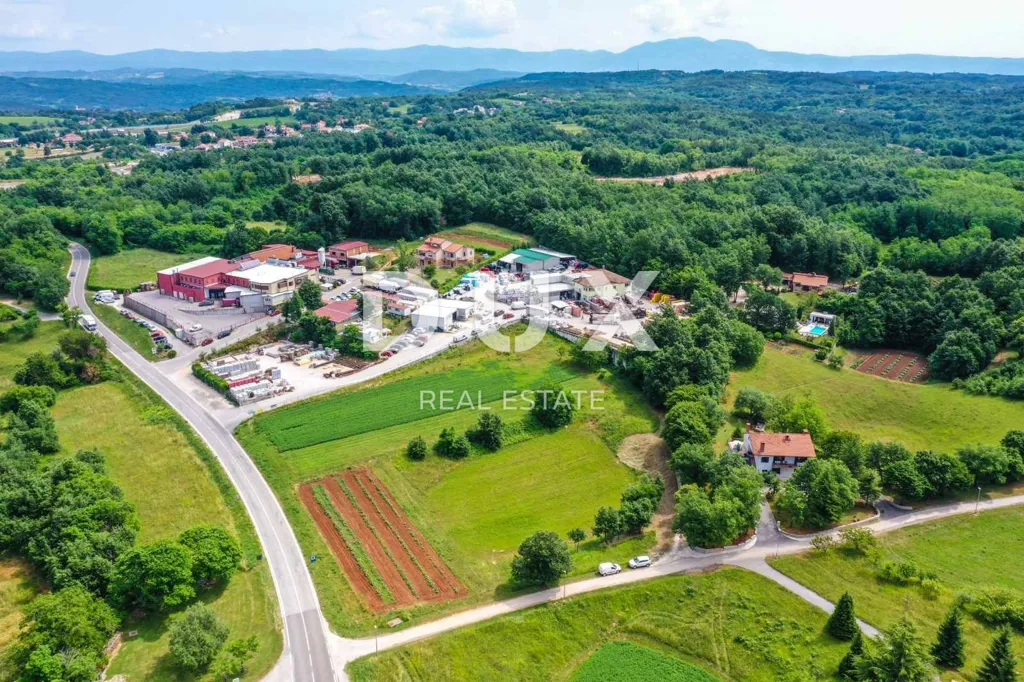 Vista aerea - Industrial Plot with Access in Pazin, Istra