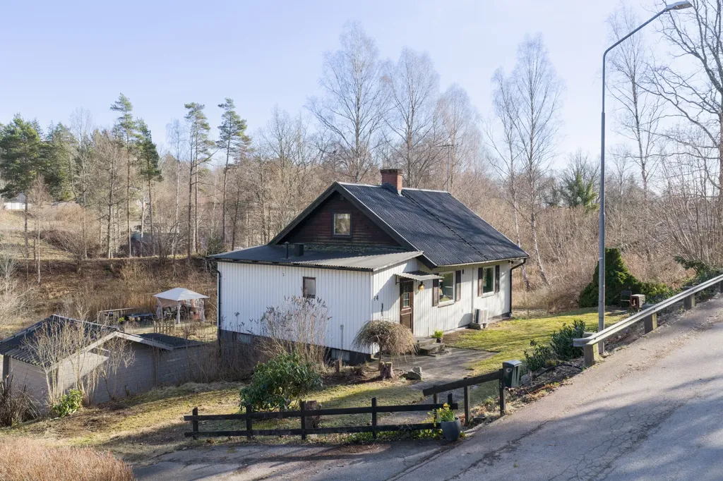 Extérieur - Charming House with Garden by the River in Olofström