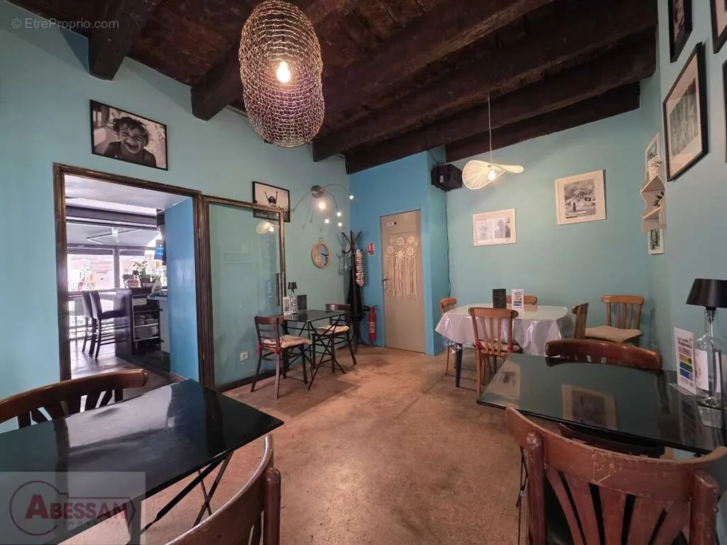Salle à manger - Fonds de Commerce Restaurant avec Terrasse à Alès