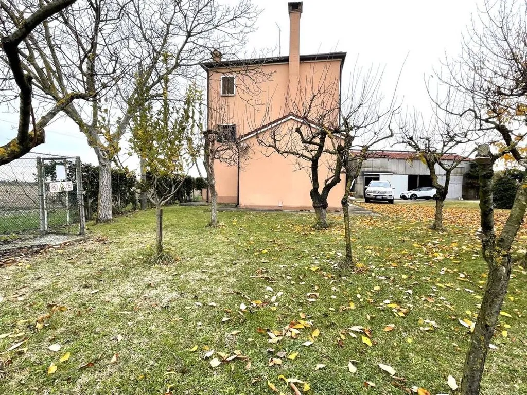 Aed - Historic Farmhouse with Pier in Jesolo