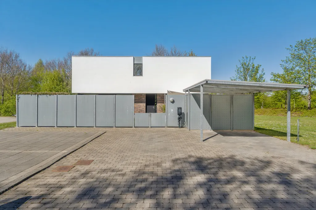 Extérieur - Villa with Garden and Forest View in Trekroner