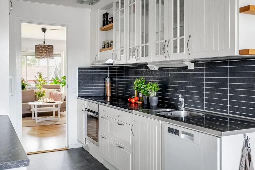 Cuisine - Apartment with Two Balconies in Brf Storklas
