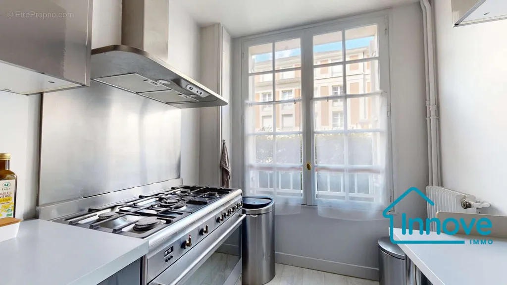 Cuisine - Appartement avec Ascenseur et Parking à Versailles