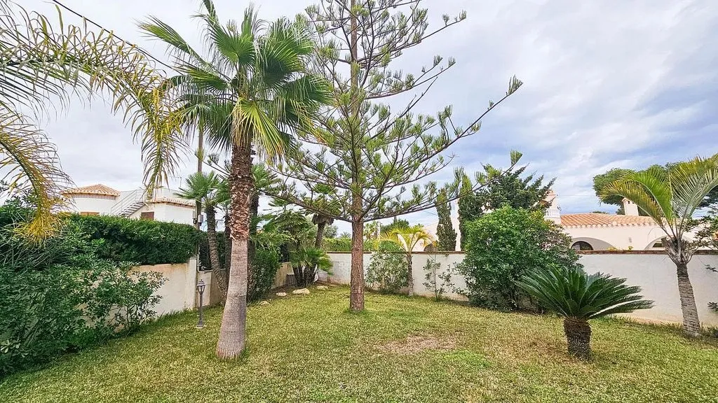 Jardin - Luxury Villa with Pool in Cabo Roig
