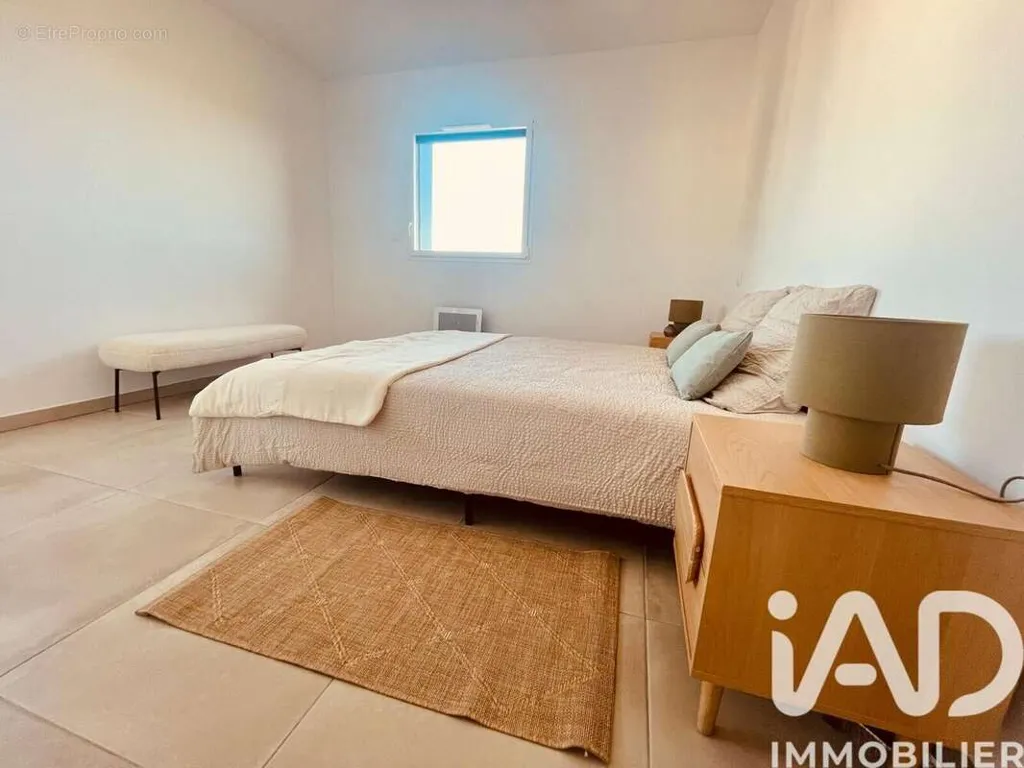 Chambres - Appartement Neuf avec Terrasse à Serignan