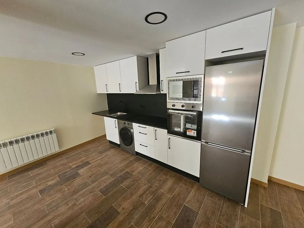 Kitchen - Bright 2-Bedroom Flat in Jesús District, Zaragoza