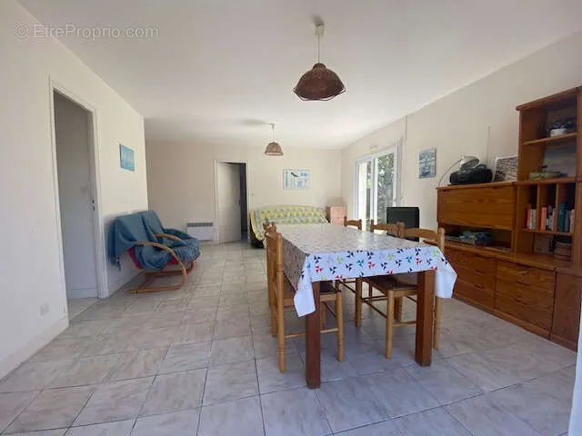 Salle à manger - Maison de Plain-Pied avec Terrasse près de la Plage