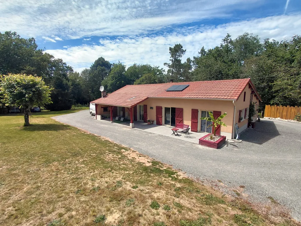 Vue aérienne - Bungalow avec jardin paysagé à Les Lèches