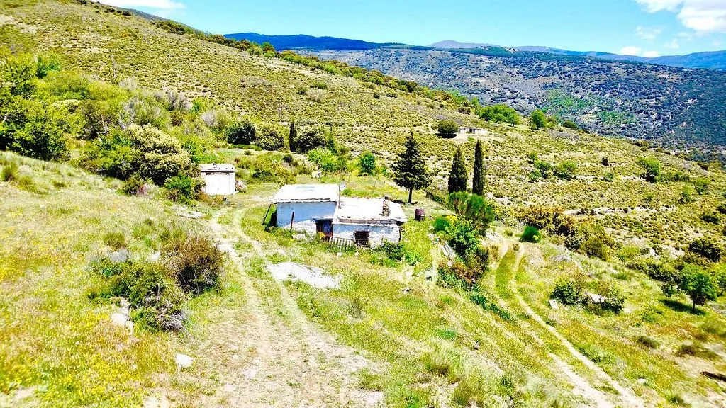 Õhuvaade - Rustic Finca with Water Source in Sierra de Júbar
