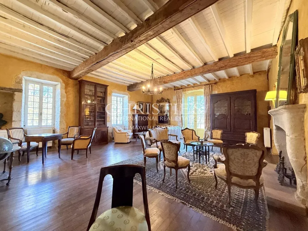 Salle à manger - Demeure du XVIIe siècle avec Piscine au Périgord