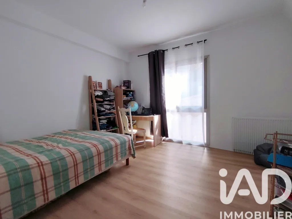 Bedrooms - Refurbished 4-Piece Apartment in City Centre