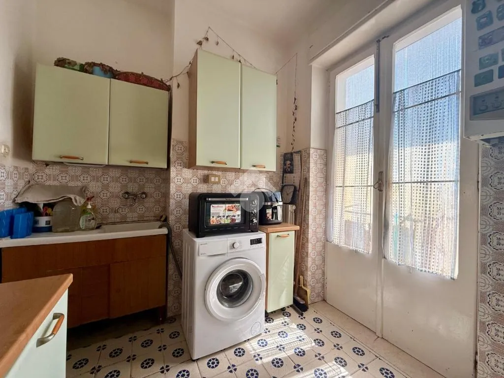 Cuisine - 3-Room Apartment with Balcony in Bitonto