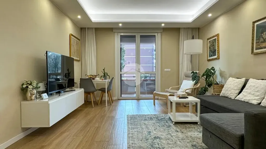 Séjour - Trilocale with Private Garden in Parma