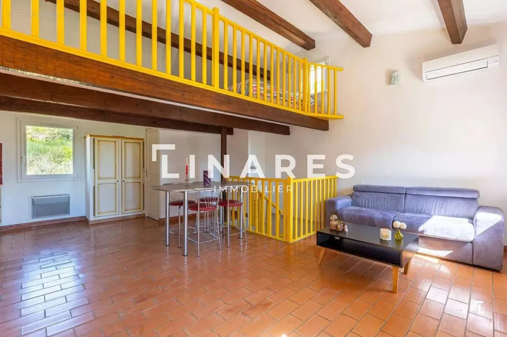 Séjour - Maison 5 pièces à Pertuis