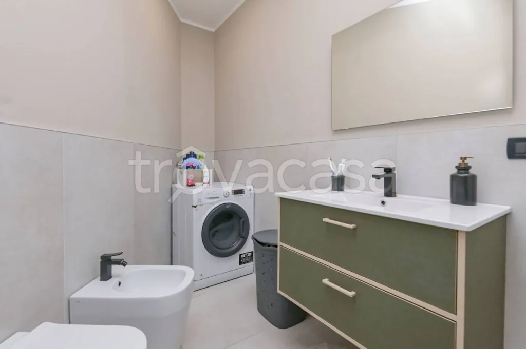 Salles de bain - Ground Floor Apartment with Balcony in Pino Torinese