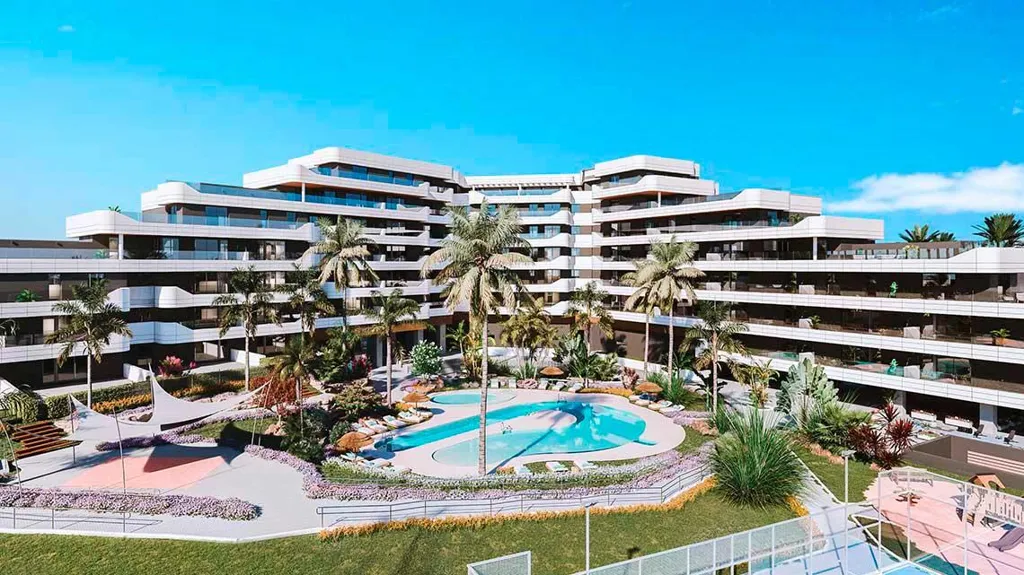 Õhuvaade - 4-Bedroom Apartment with Pool in Estepona Centre