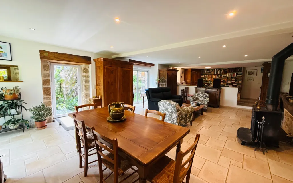 Salle à manger - Maison avec Deux Habitations Indépendantes à Empurany