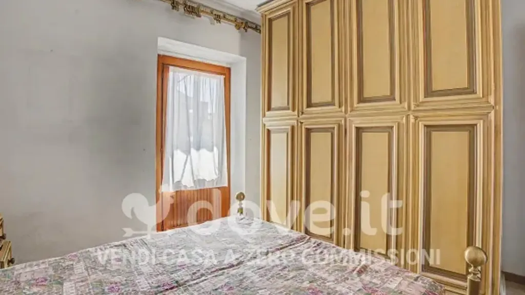 Chambres - Apartment with Balcony in Luino's Historic Centre