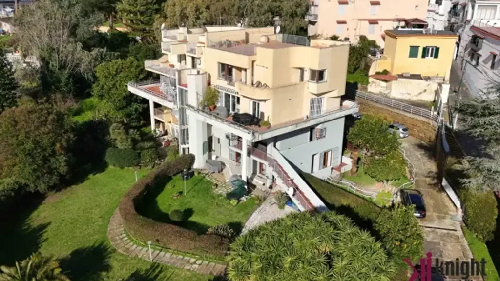 Vue aérienne - Semi-Panoramic Apartment with Garden in Posillipo