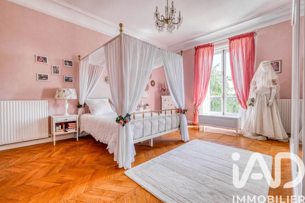 Maison 11 pièces à Thorigny-sur-Marne