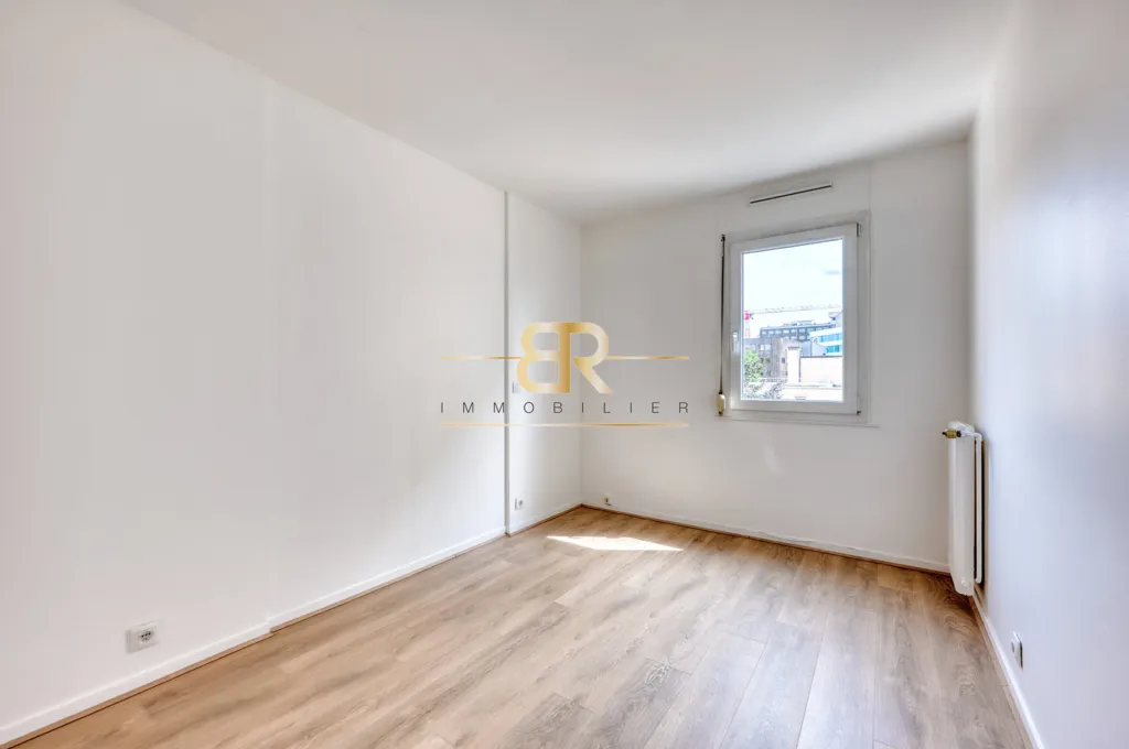 Pièces - Appartement Traversant avec Terrasse à Gentilly