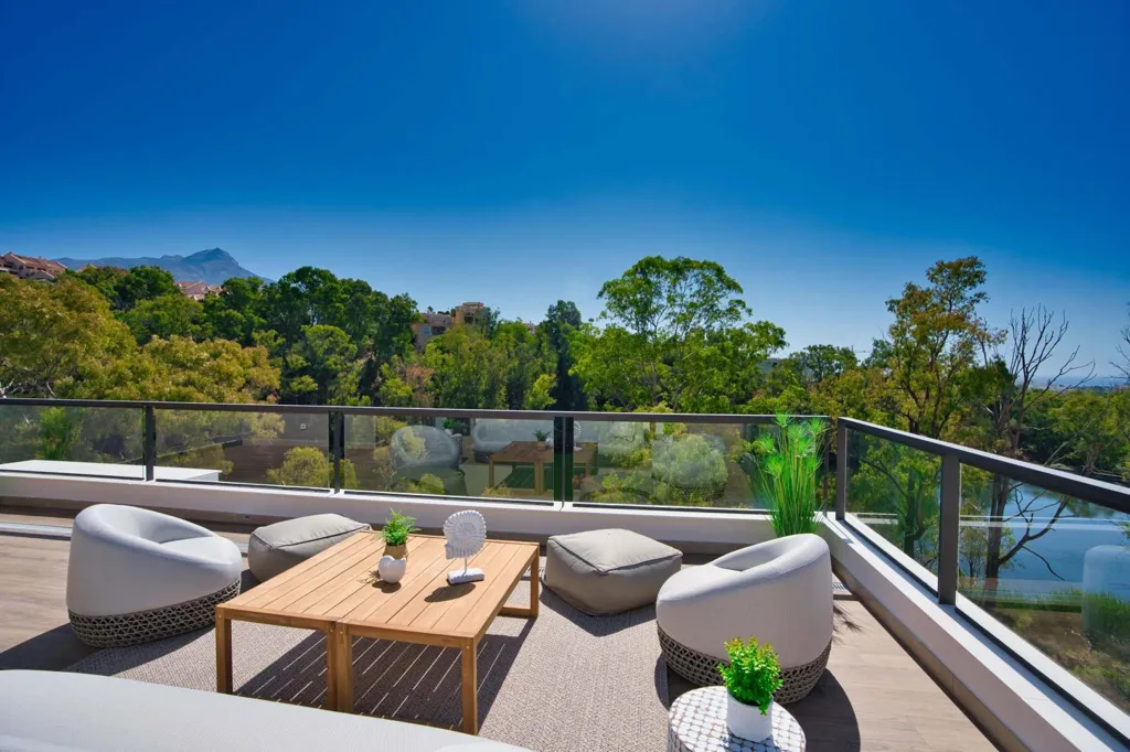Terrasse - 3-Bedroom Flat with Pool in Marbella