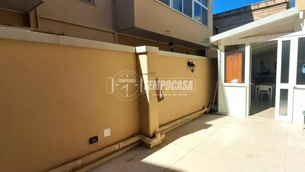 Aed - Fully Renovated Apartment with Terrace in Adelfia