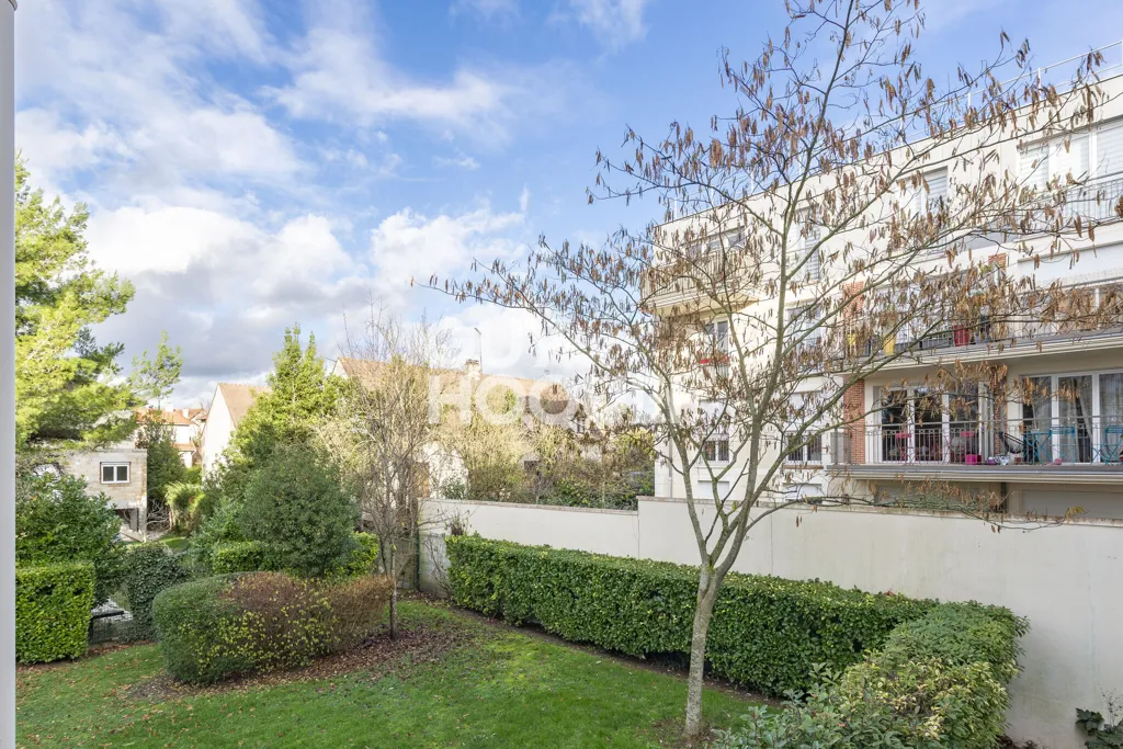 Aed - City Centre Flat with Balcony in Paris