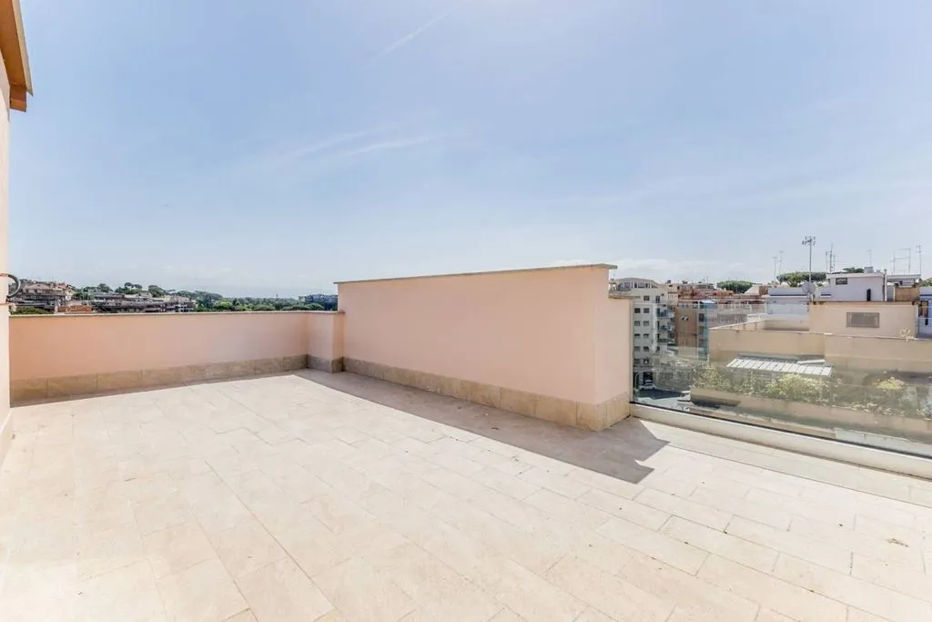 Terrasse - Luxury Penthouse with South Exposure in Rome