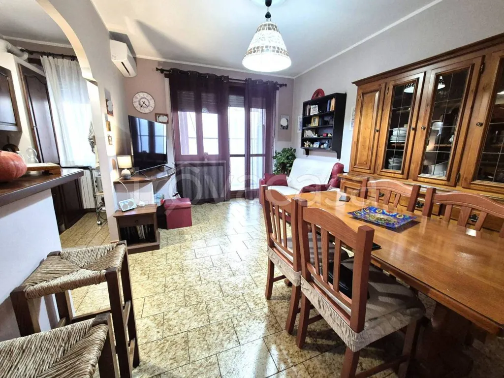 Salle à manger - Two-Storey Apartment with Balcony in Vinovo