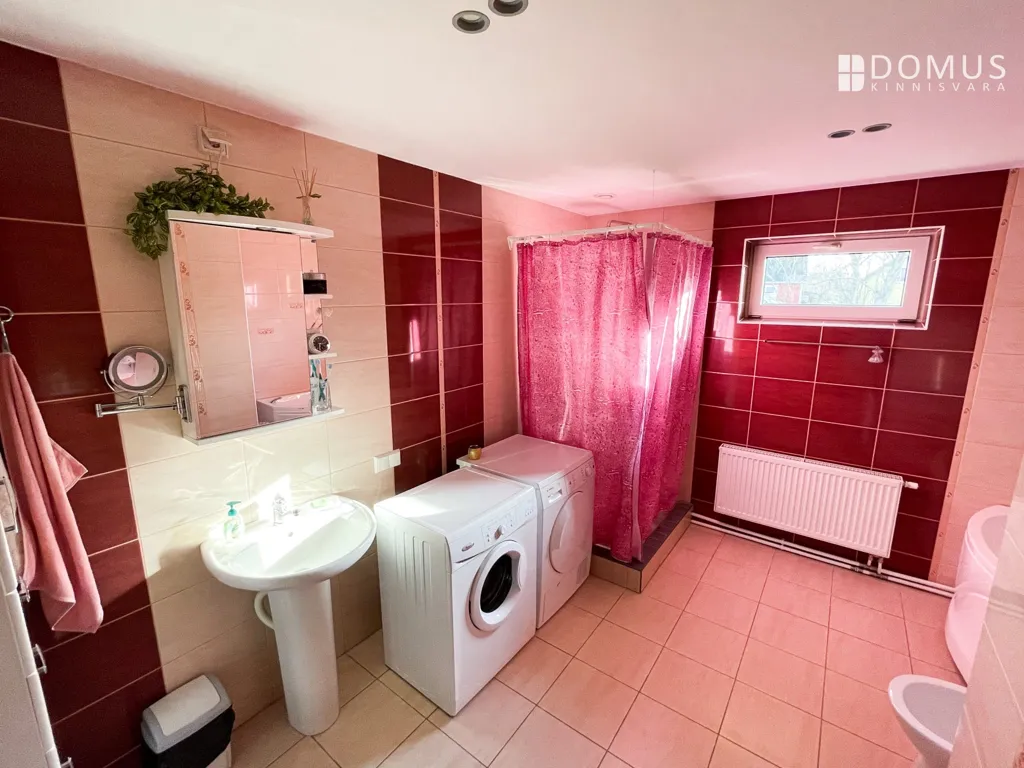 Salles de bain - Spacious Stone House with Garden in Põltsamaa