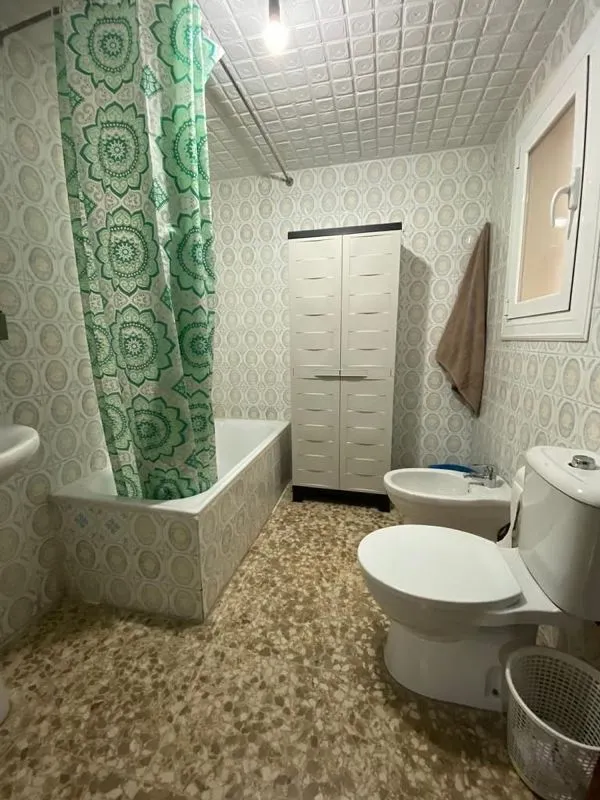 Salles de bain - Ample Student Flat with Terrace in Camino de Ronda