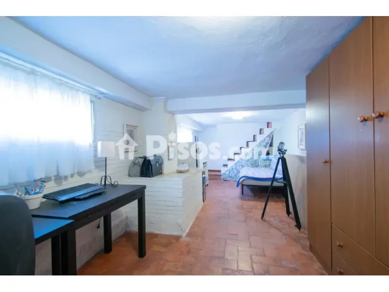 Kabinet - Chalet with Extensive Garden in Nuevo Bulevar