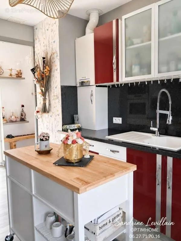 Köök - Spacious Detached House with Garden in Beaumont-le-Roger