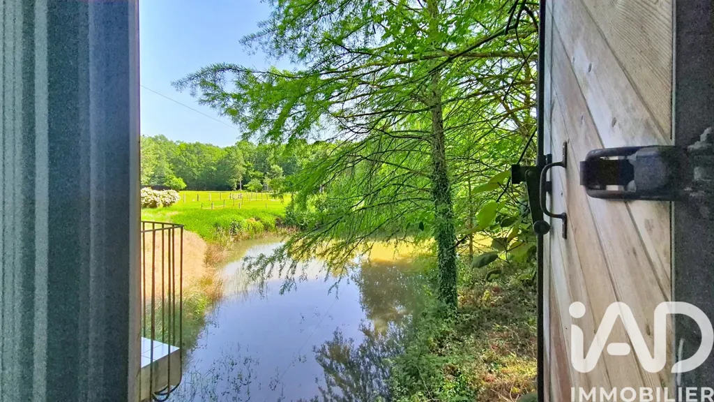 Rõdu - Architectural House with Private Lake in Combreux