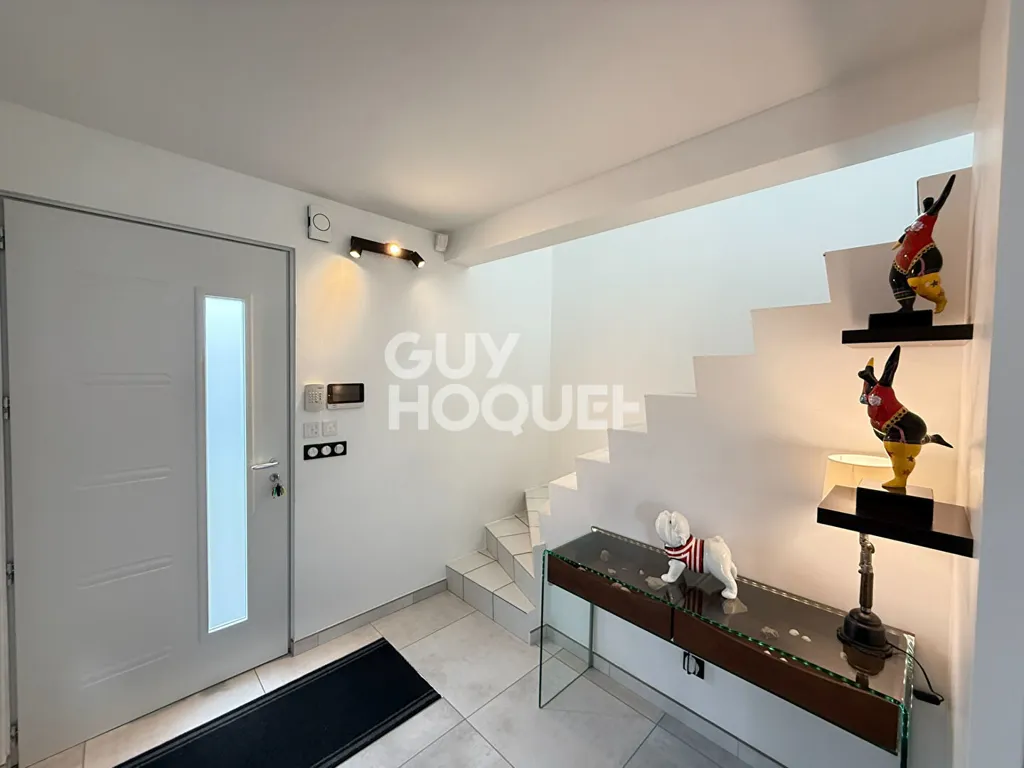 Ingresso - Renovated House with Pool in Quiet Area