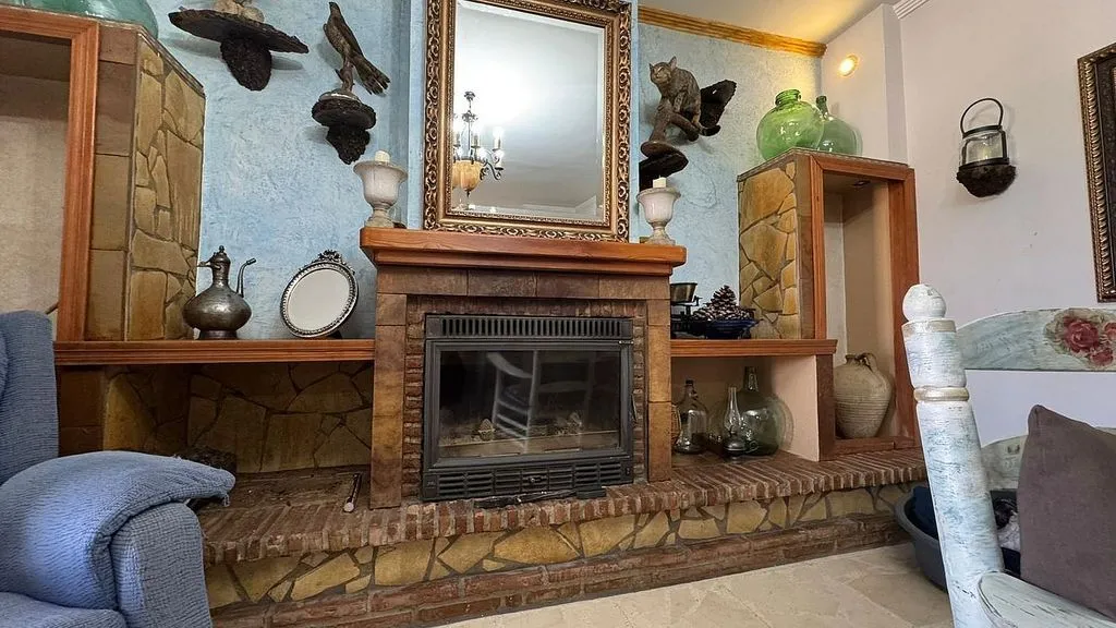 Elutuba - Chalet with Terrace in Riogordo