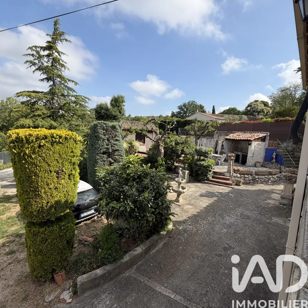 Jardin - Maison avec Fort Potentiel et Grand Terrain à Marseille