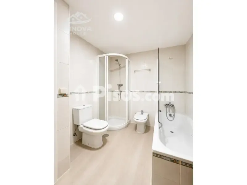 Salles de bain - Modernised Apartment with Balconies in La Lastrilla