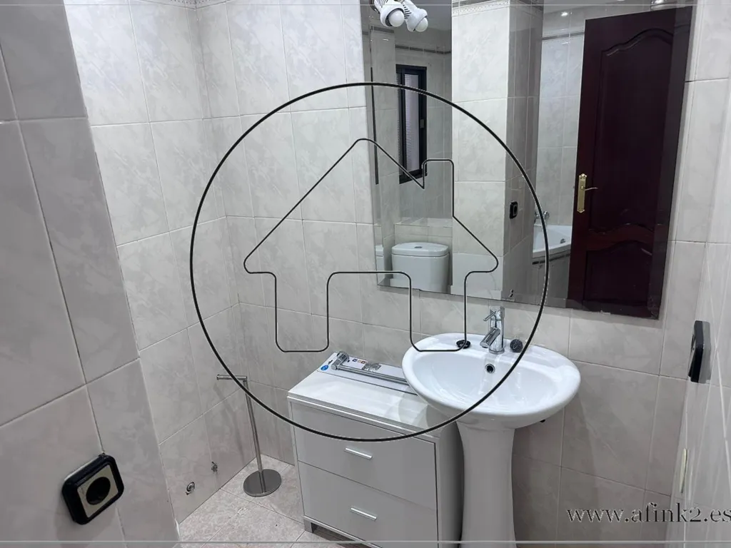 Salles de bain - Furnished Flat with Balcony in Seville