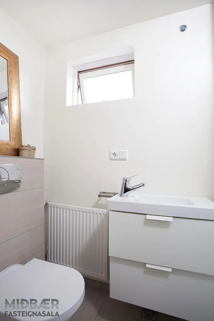 Vannitoad - Triplex with Studio in Reykjavik