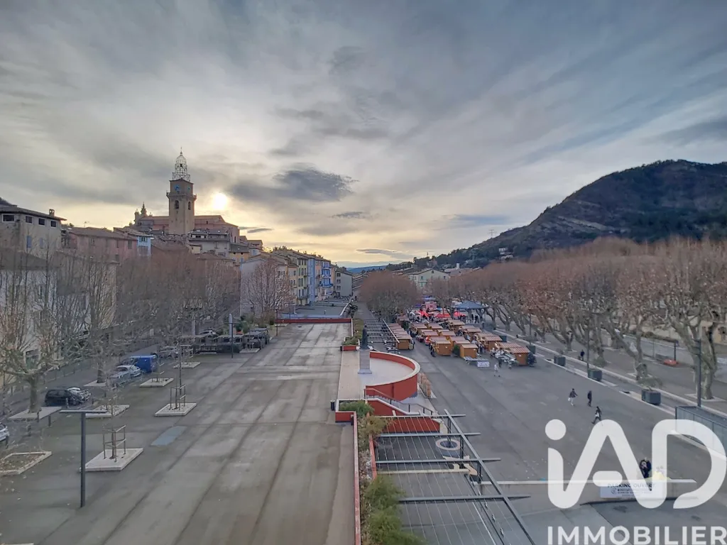 Appartement Rénové avec Balcons à Digne-les-Bains